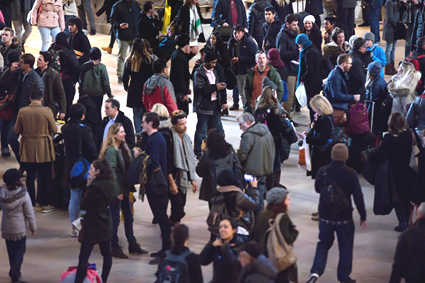 foto de gente caminando